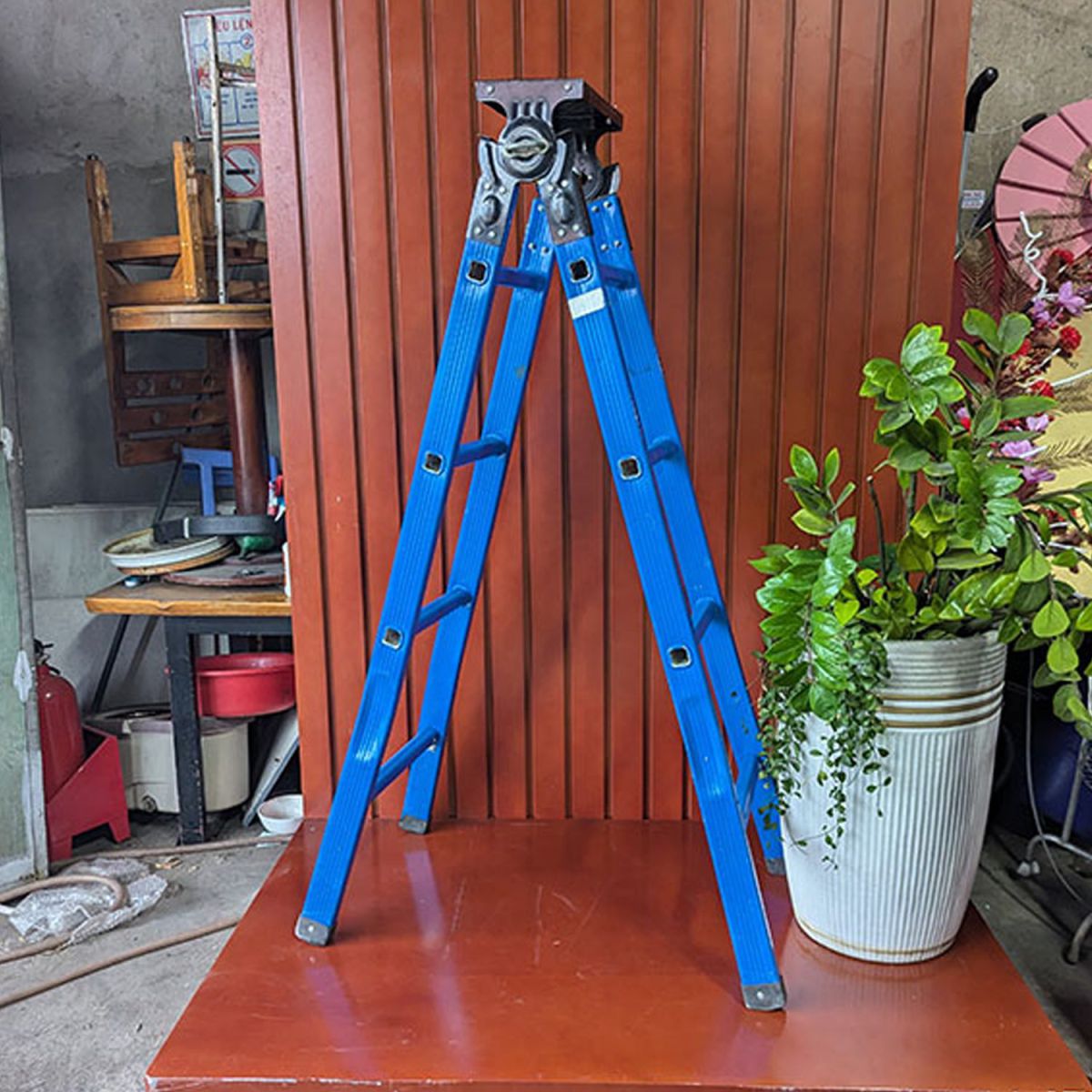 ưu điểm thang sắt giá rẻ